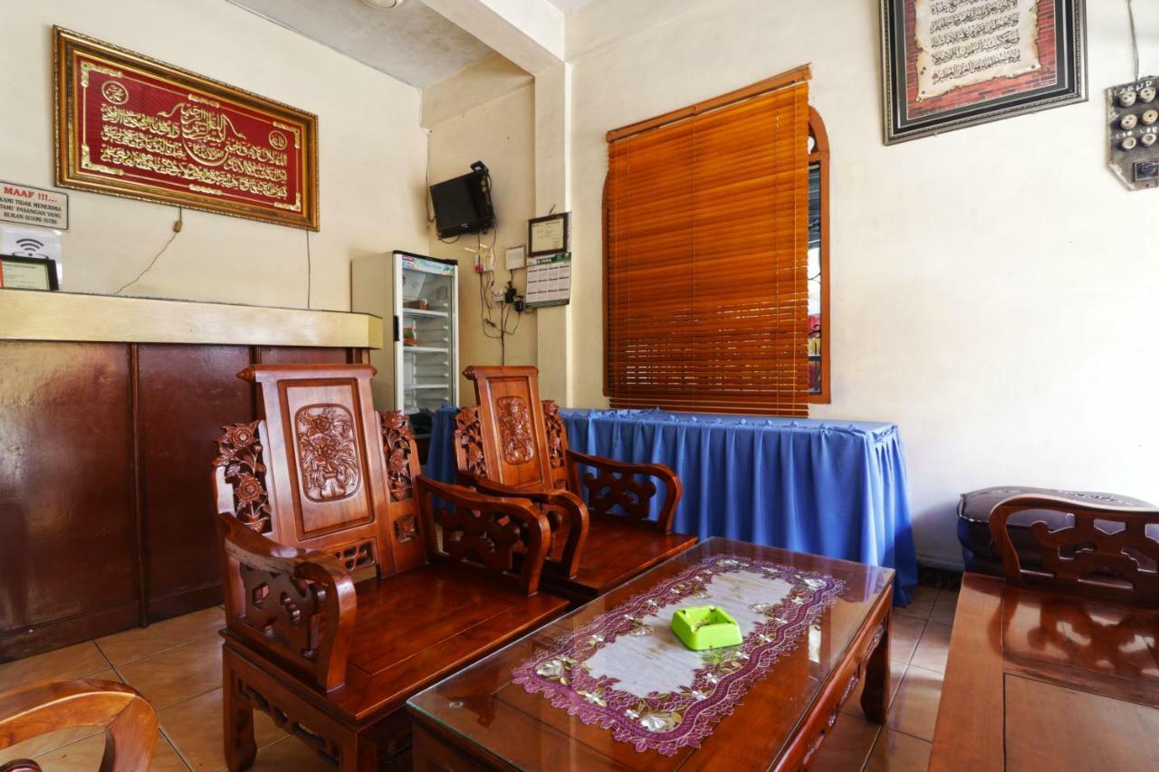 Wisma Yuli Syariah Hotel Medan Exterior foto